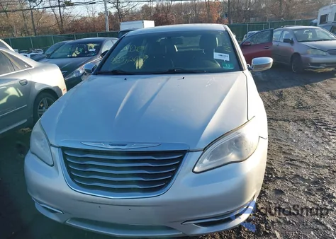 2011 Chrysler 200 Limited from USA, damaged, VIN 1C3BC2FG2BN505399
